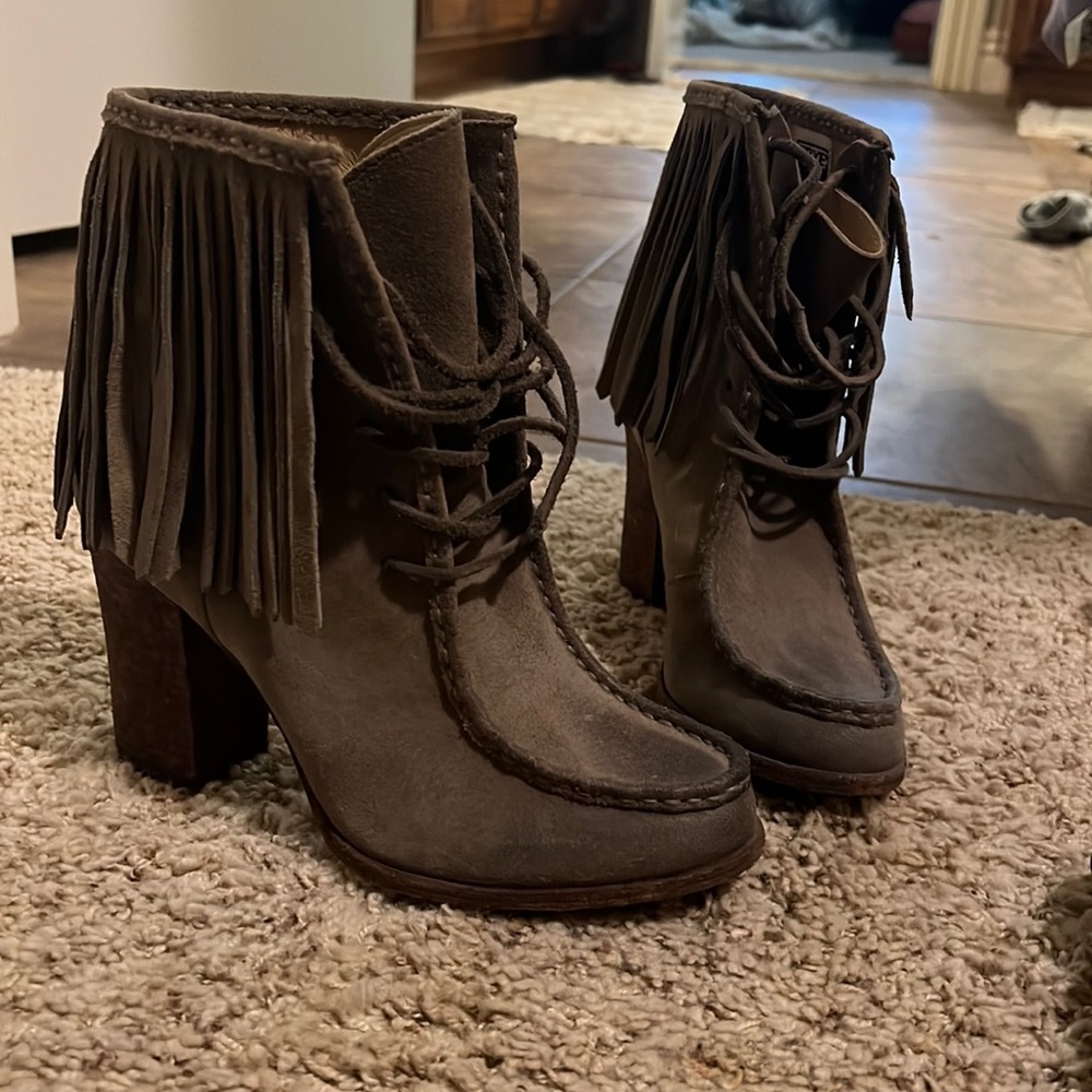 NWOT Frye Parker Fringe short